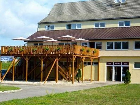 Trenčín Sport Hotel Ostrov מראה חיצוני תמונה