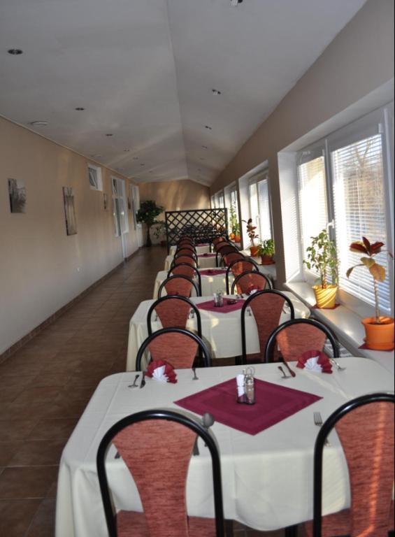 Trenčín Sport Hotel Ostrov מראה חיצוני תמונה