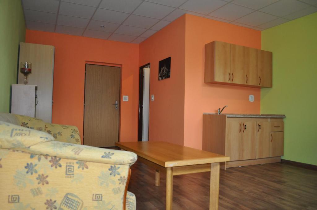 Trenčín Sport Hotel Ostrov מראה חיצוני תמונה