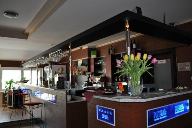 Trenčín Sport Hotel Ostrov מראה חיצוני תמונה